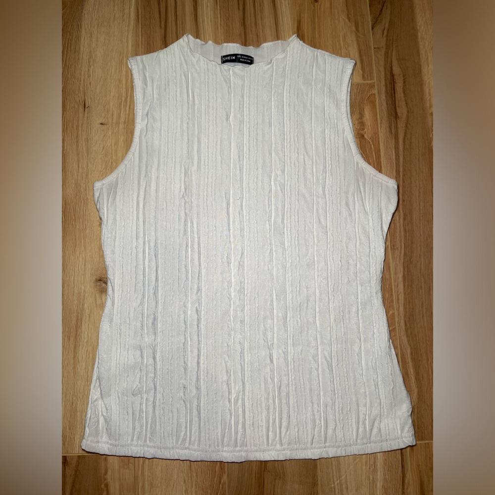 SHEIN Slim Fit Textured Tank Top